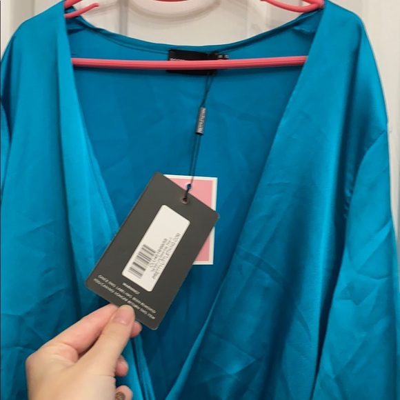 Prettylittlething Teal Satin Wrap Dress NWT - Picture 4 of 4